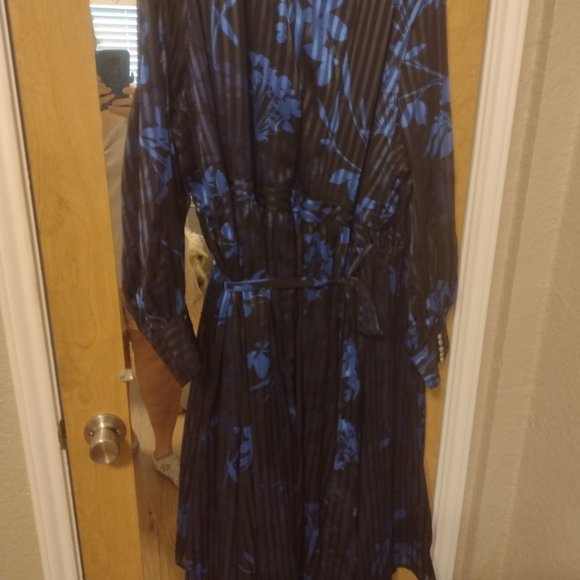 Dress - Picture 5 of 9